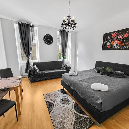 Elegant Three-Bedroom Suite Viena Exterior foto
